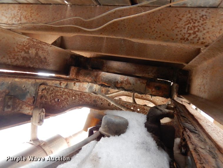 image for item HX9530 2000 Ford F650 dump flatbed truck