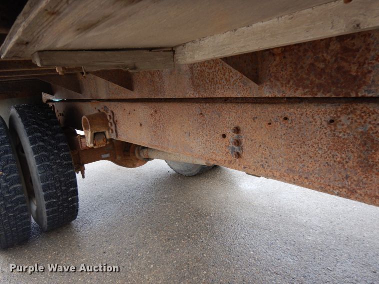 image for item HX9530 2000 Ford F650 dump flatbed truck