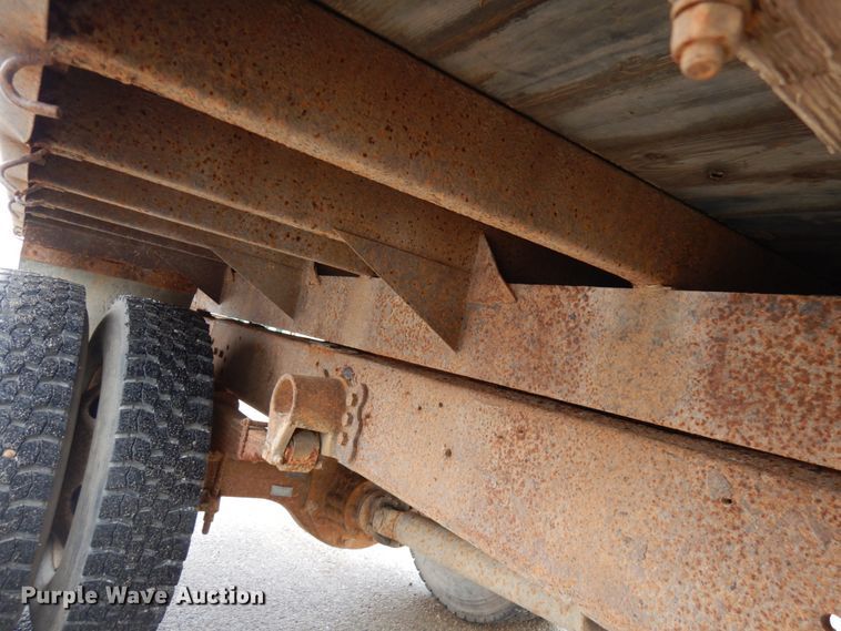 image for item HX9530 2000 Ford F650 dump flatbed truck