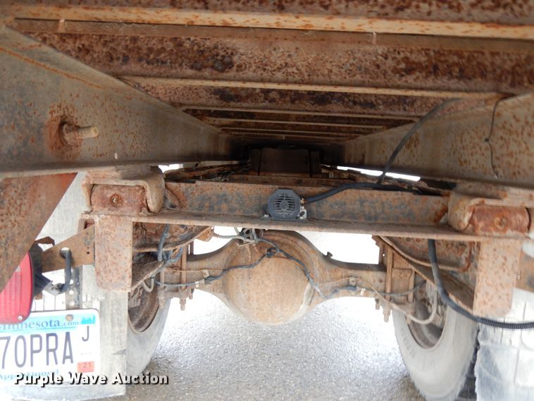 image for item HX9530 2000 Ford F650 dump flatbed truck