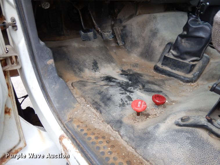 image for item HX9530 2000 Ford F650 dump flatbed truck