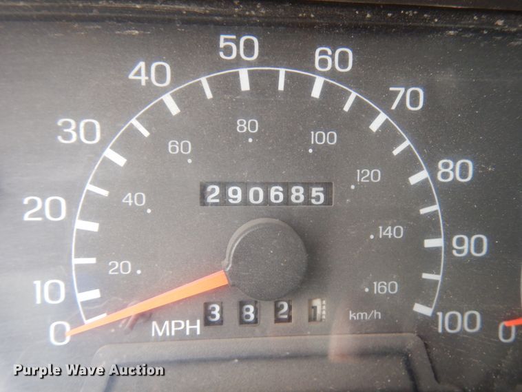 image for item HX9530 2000 Ford F650 dump flatbed truck