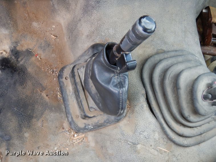 image for item HX9530 2000 Ford F650 dump flatbed truck