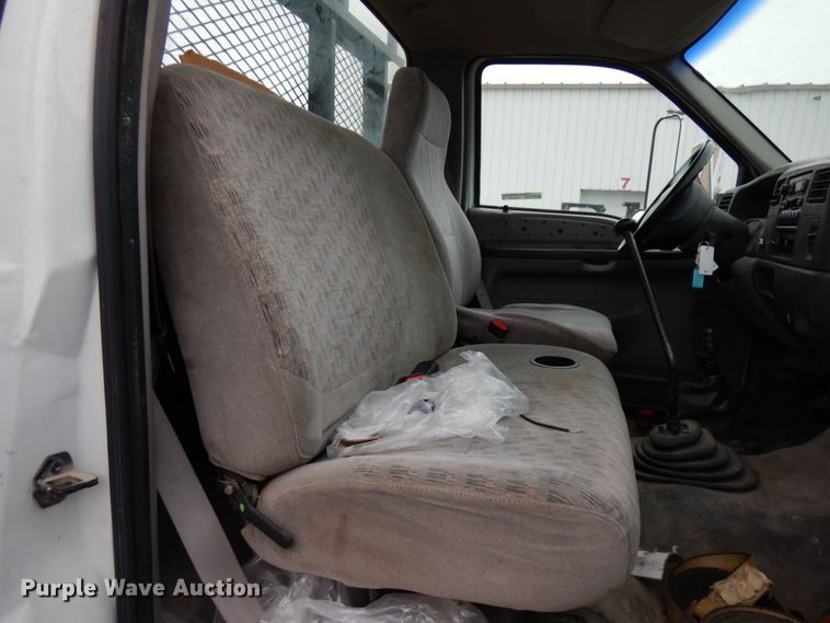 image for item HX9530 2000 Ford F650 dump flatbed truck