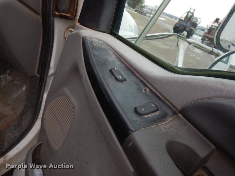 image for item HX9530 2000 Ford F650 dump flatbed truck