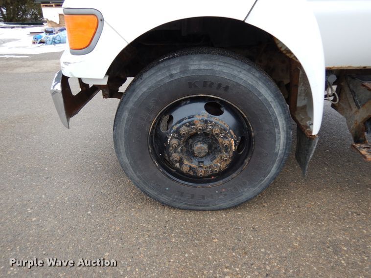 image for item HX9530 2000 Ford F650 dump flatbed truck