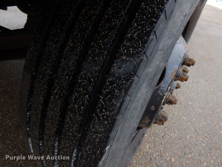 image for item HX9530 2000 Ford F650 dump flatbed truck