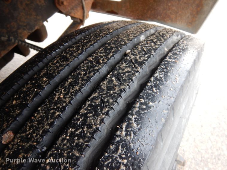 image for item HX9530 2000 Ford F650 dump flatbed truck