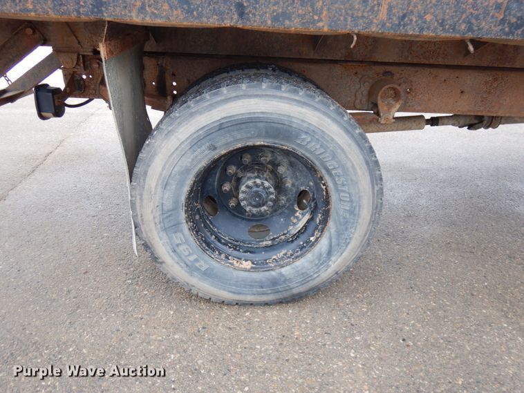 image for item HX9530 2000 Ford F650 dump flatbed truck