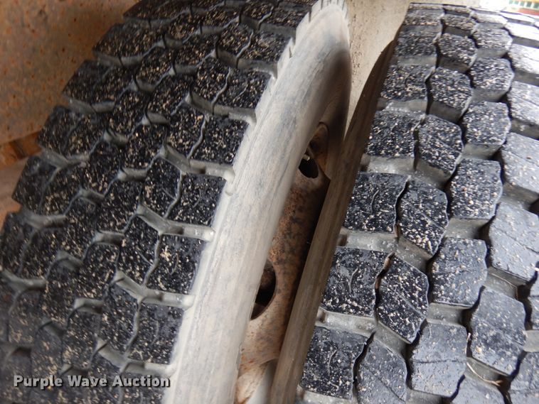 image for item HX9530 2000 Ford F650 dump flatbed truck