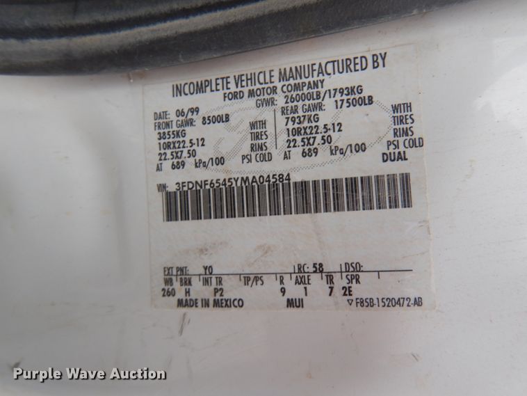 image for item HX9530 2000 Ford F650 dump flatbed truck