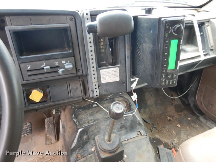 image for item IG9142 1999 Chevrolet C8500  dump truck