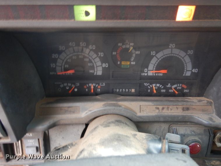 image for item IG9142 1999 Chevrolet C8500  dump truck