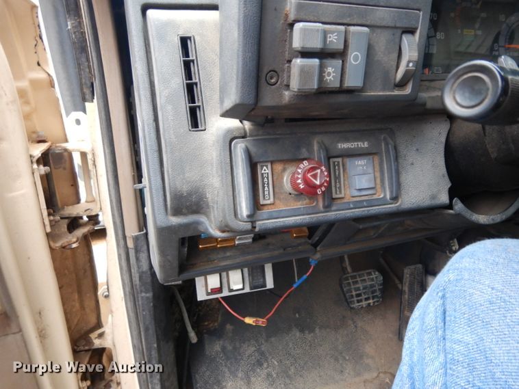 image for item IG9142 1999 Chevrolet C8500  dump truck