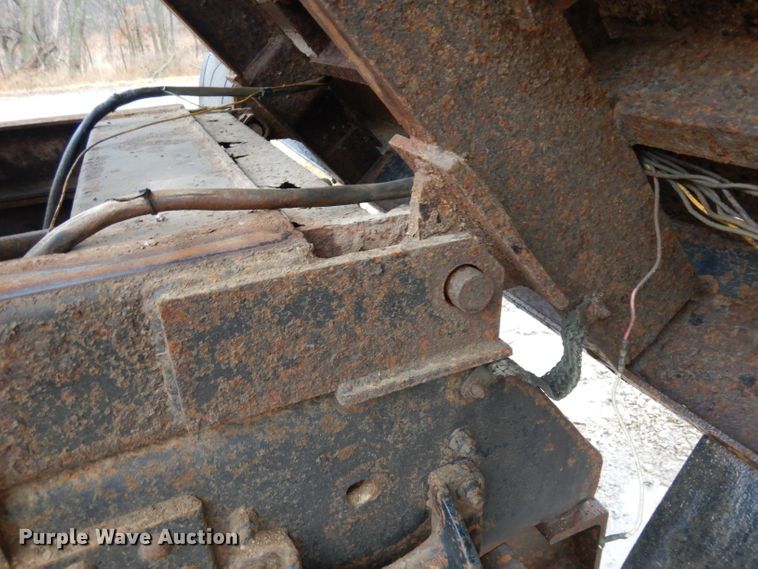 image for item IG9142 1999 Chevrolet C8500  dump truck