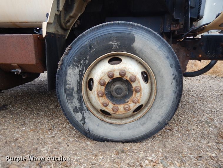 image for item IG9142 1999 Chevrolet C8500  dump truck