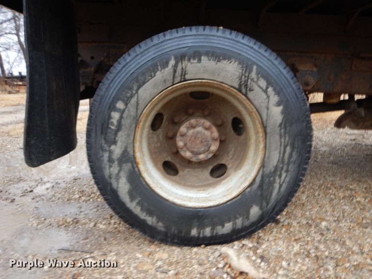 image for item IG9142 1999 Chevrolet C8500  dump truck