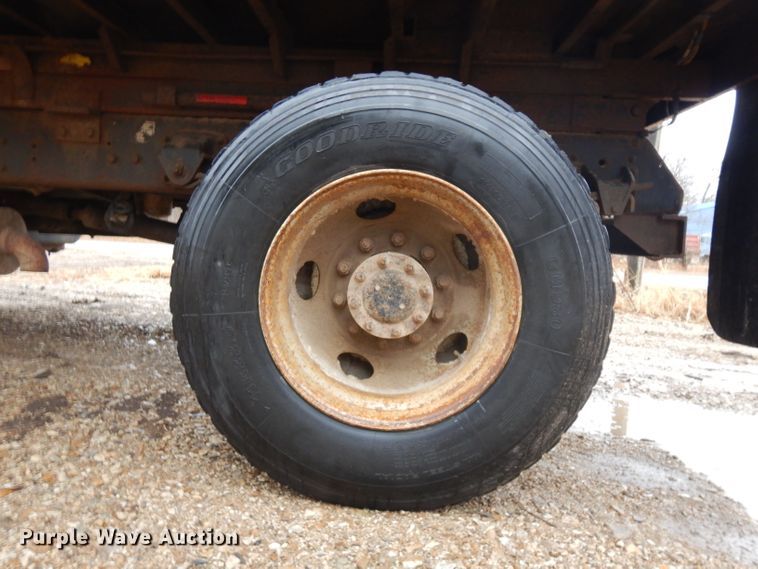 image for item IG9142 1999 Chevrolet C8500  dump truck