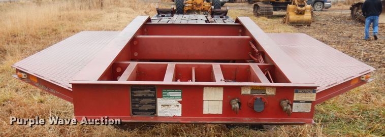 image for item IG9143 2004 Fontaine FLT-7-35HBT  equipment trailer