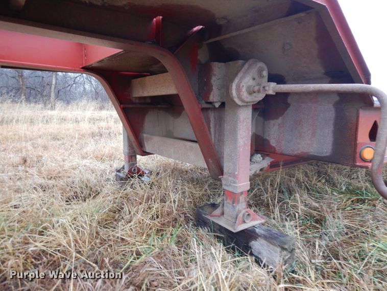 image for item IG9143 2004 Fontaine FLT-7-35HBT  equipment trailer