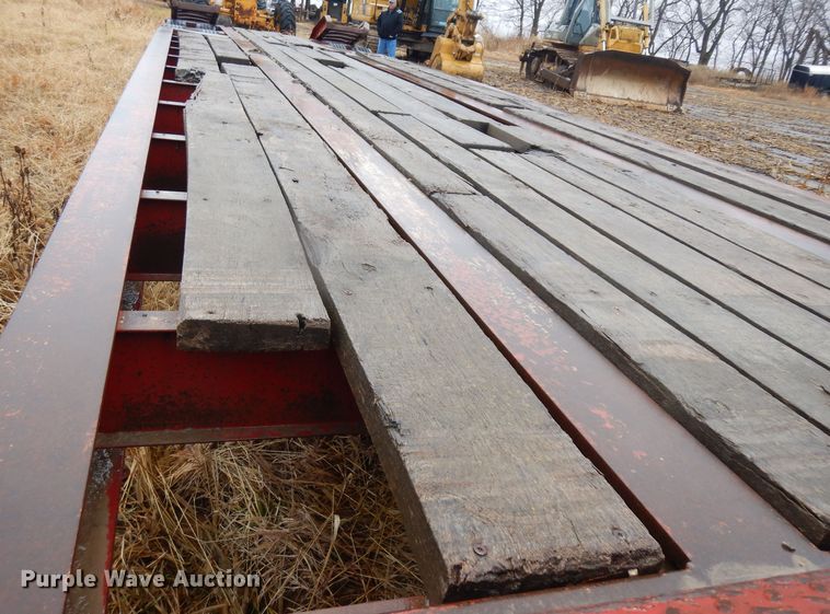 image for item IG9143 2004 Fontaine FLT-7-35HBT  equipment trailer