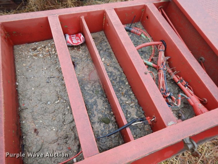 image for item IG9143 2004 Fontaine FLT-7-35HBT  equipment trailer