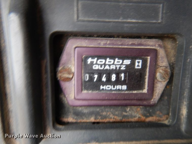 image for item IG9144 2001 GMC C8500  truck cab and chassis