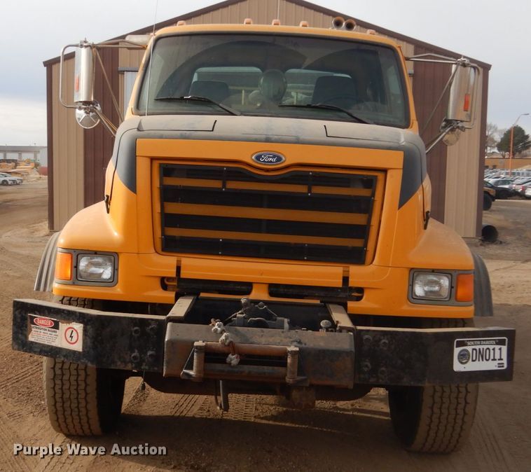 image for item DC8790 1998 Ford LTA9000  flatbed truck