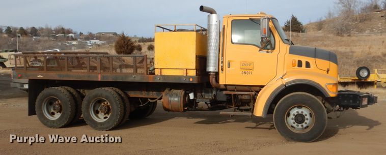 image for item DC8790 1998 Ford LTA9000  flatbed truck