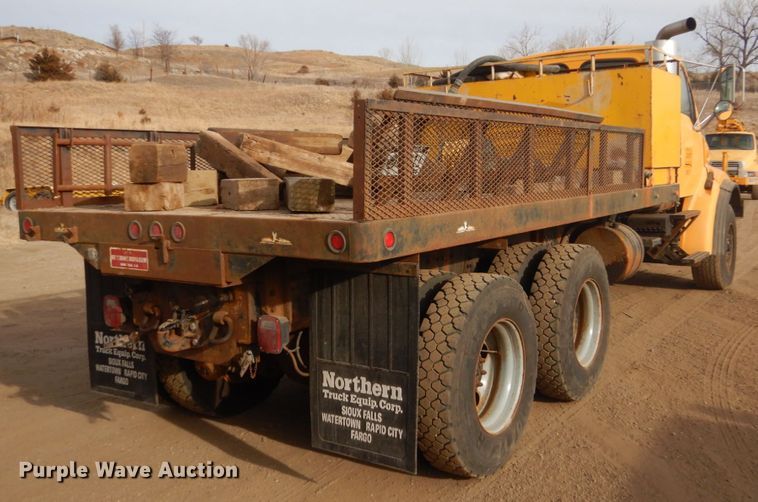 image for item DC8790 1998 Ford LTA9000  flatbed truck