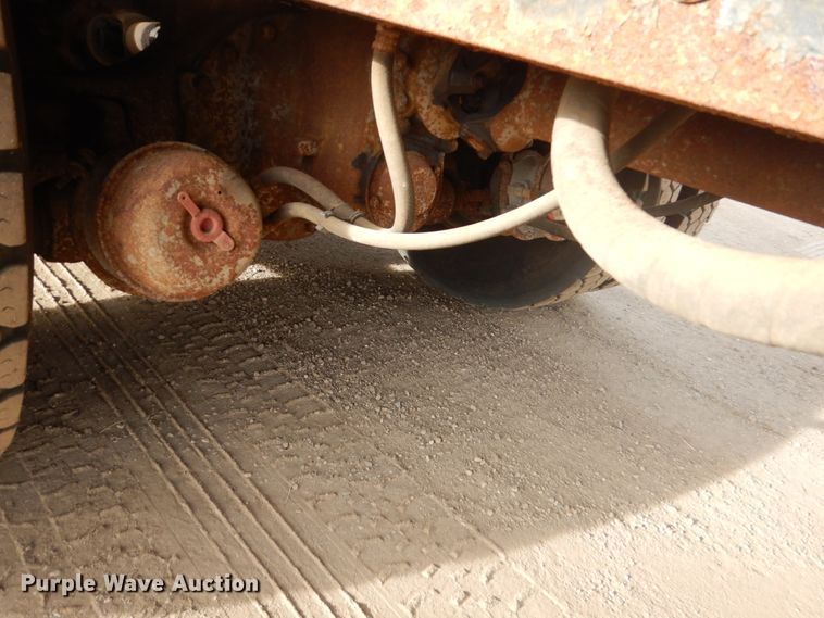 image for item DC8790 1998 Ford LTA9000  flatbed truck