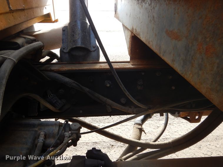 image for item DC8790 1998 Ford LTA9000  flatbed truck