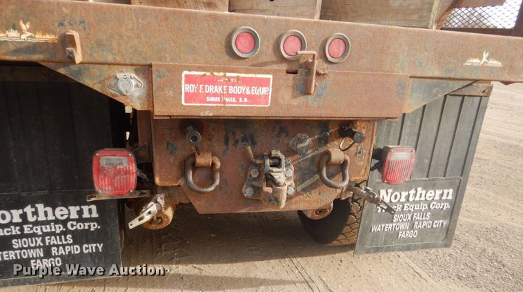 image for item DC8790 1998 Ford LTA9000  flatbed truck