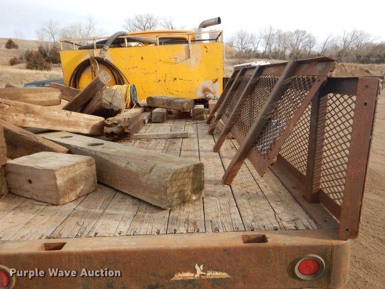 image for item DC8790 1998 Ford LTA9000  flatbed truck