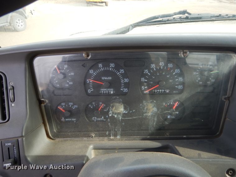 image for item DC8790 1998 Ford LTA9000  flatbed truck