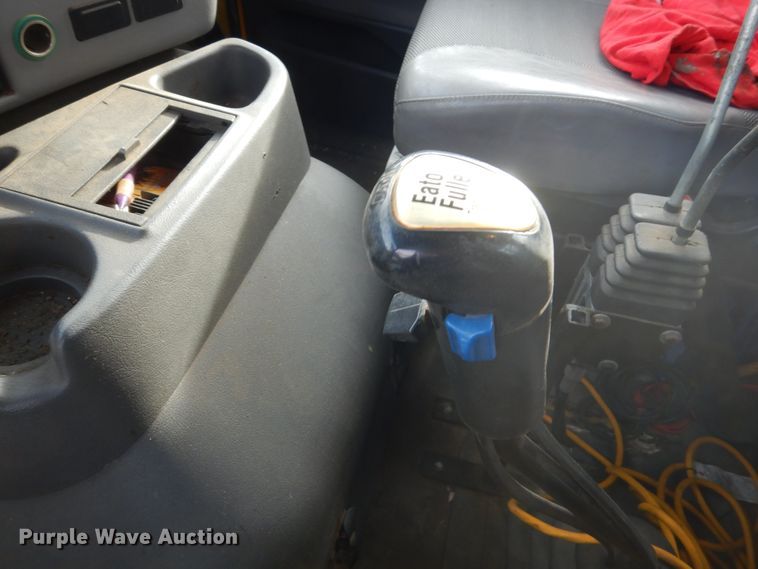 image for item DC8790 1998 Ford LTA9000  flatbed truck