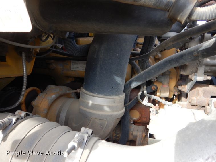 image for item DC8790 1998 Ford LTA9000  flatbed truck