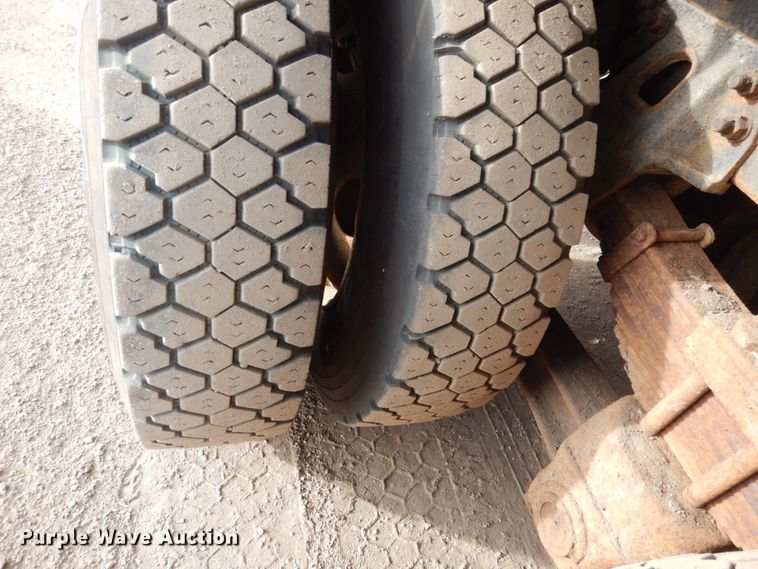 image for item DC8790 1998 Ford LTA9000  flatbed truck