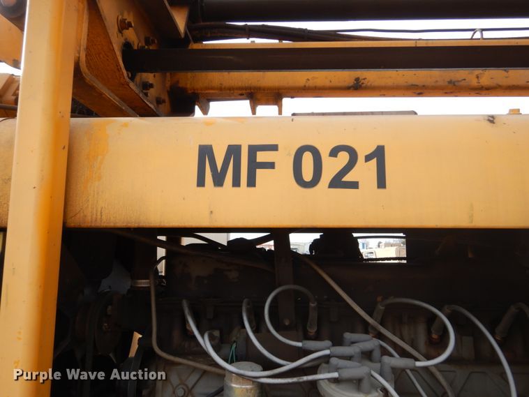 image for item DC8791 1993 Ford F700  drilling rig truck