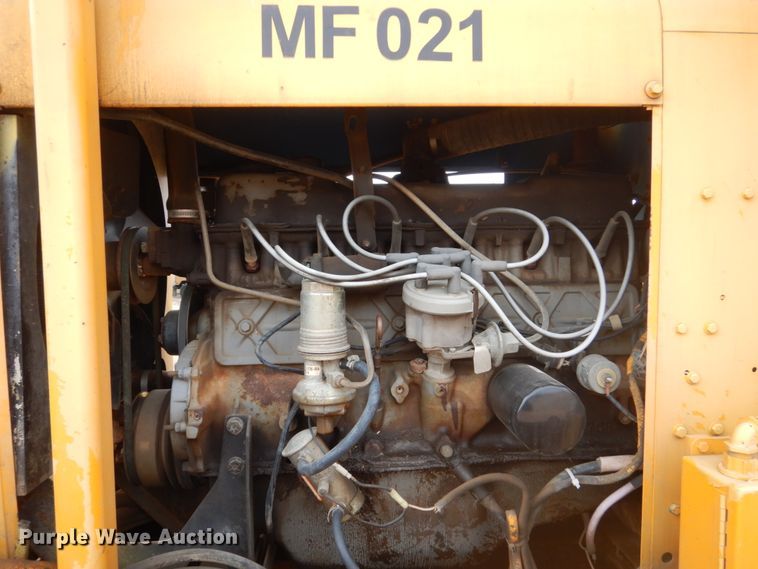 image for item DC8791 1993 Ford F700  drilling rig truck