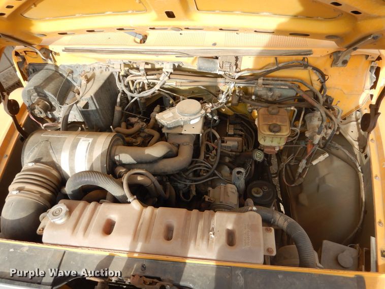 image for item DC8791 1993 Ford F700  drilling rig truck