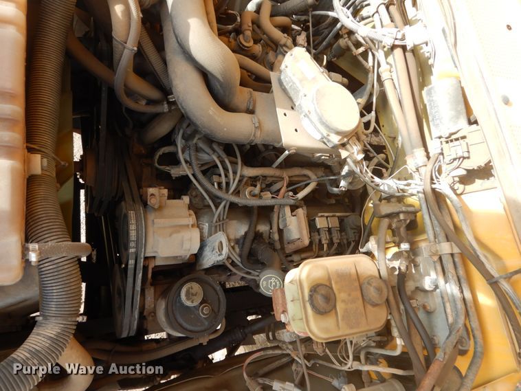 image for item DC8791 1993 Ford F700  drilling rig truck