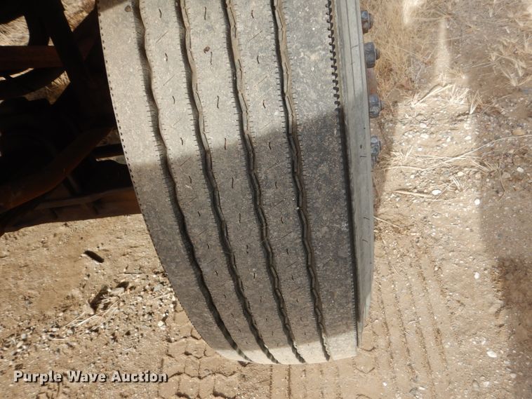 image for item DC8791 1993 Ford F700  drilling rig truck