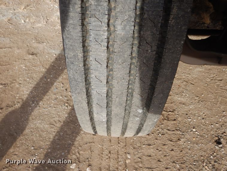 image for item DC8791 1993 Ford F700  drilling rig truck