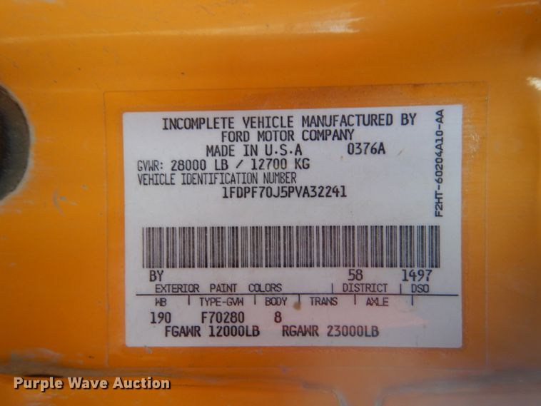 image for item DC8791 1993 Ford F700  drilling rig truck