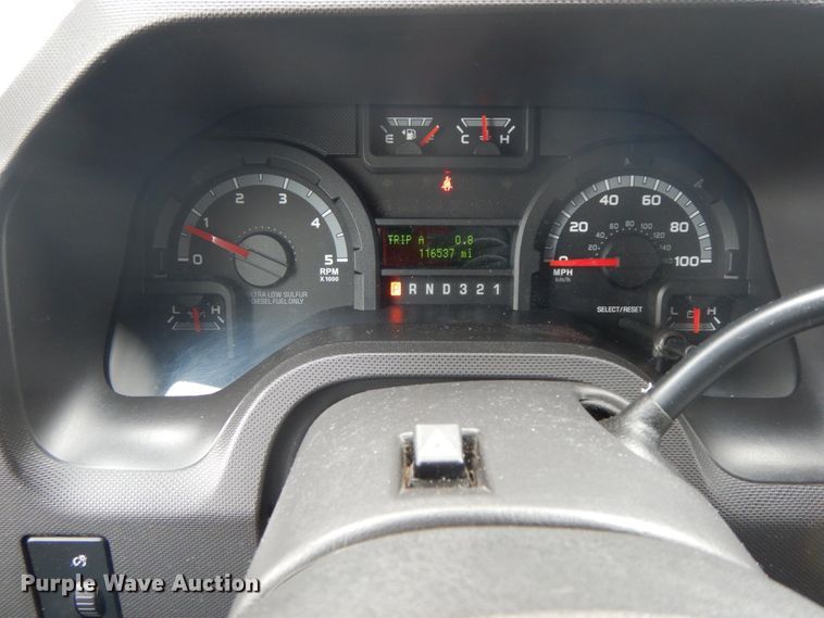 image for item DF3247 2010 Ford E350 Super Duty  ambulance