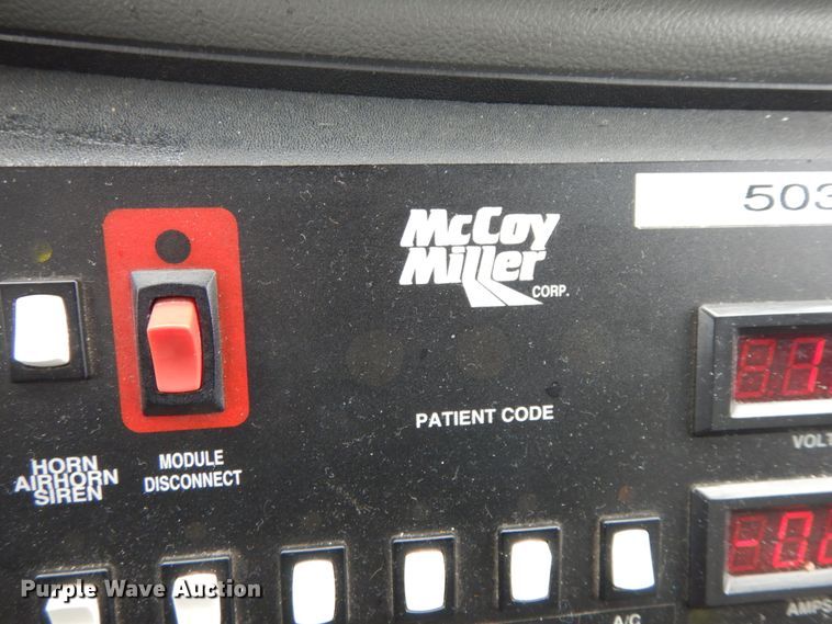 image for item DF3247 2010 Ford E350 Super Duty  ambulance