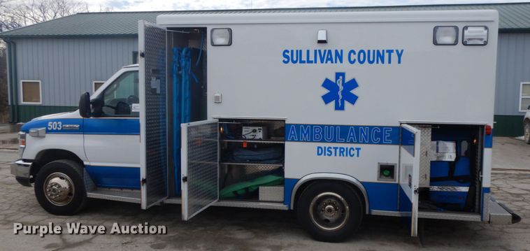 image for item DF3247 2010 Ford E350 Super Duty  ambulance