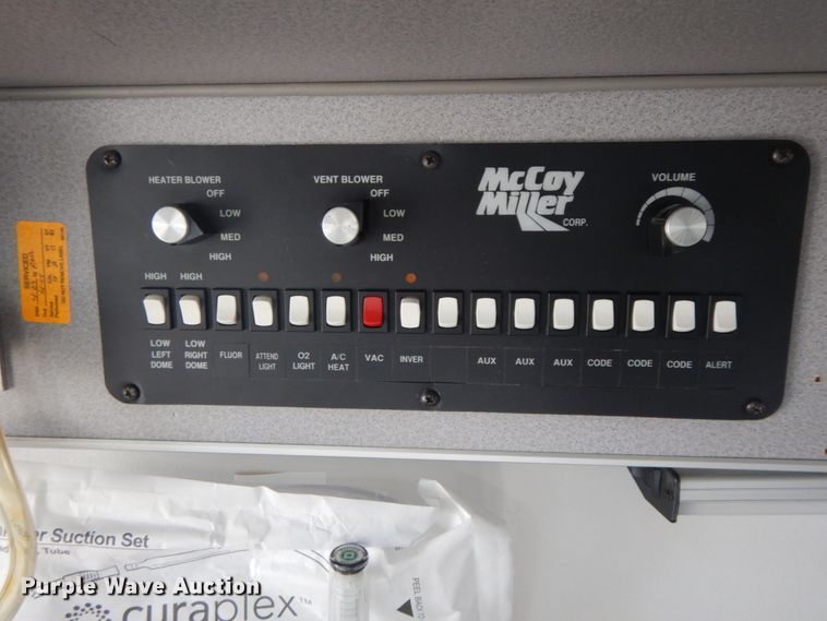 image for item DF3247 2010 Ford E350 Super Duty  ambulance