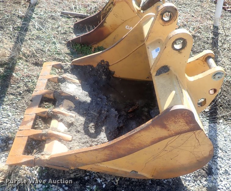 image for item DG2947 (2) backhoe buckets